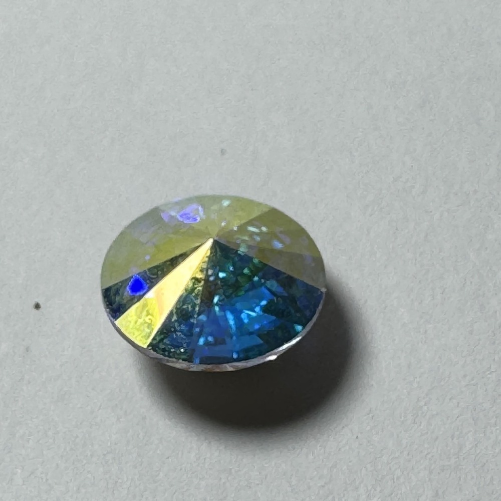 Monet Crystal AB Rivoli Round Stud Earrings Silver Tone Iridescent Post Pierced - Picture 2 of 8